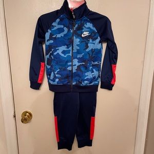 Kids Boys Nike 2pc tracksuit